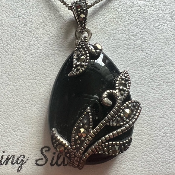 Elegant Black and Sterling Silver Marcasite and Onyx pendant Necklace - Picture 1 of 10